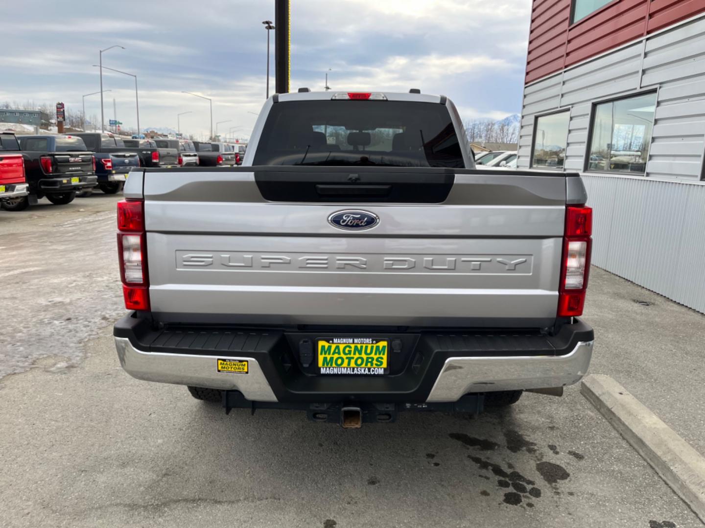 2022 Silver Ford F-250 SD XLT Crew Cab 4WD (1FT7W2BT6NE) with an 6.7L V8 OHV 16V DIESEL engine, 6A transmission, located at 1960 Industrial Drive, Wasilla, 99654, (907) 274-2277, 61.573475, -149.400146 - Photo#3